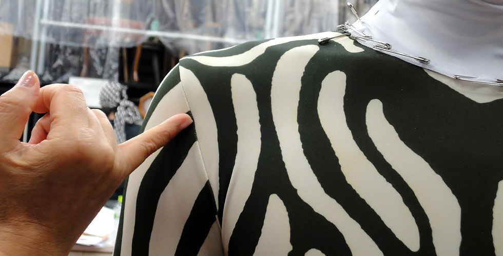 ニット生地(ストレッチ素材)使用 体型に合わせた型にデザイン後プリント+縫製加工(お客様)